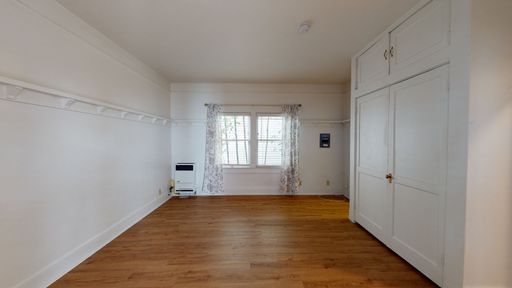 Downstairs Spacious Studio at the Charming Mission Apartments!