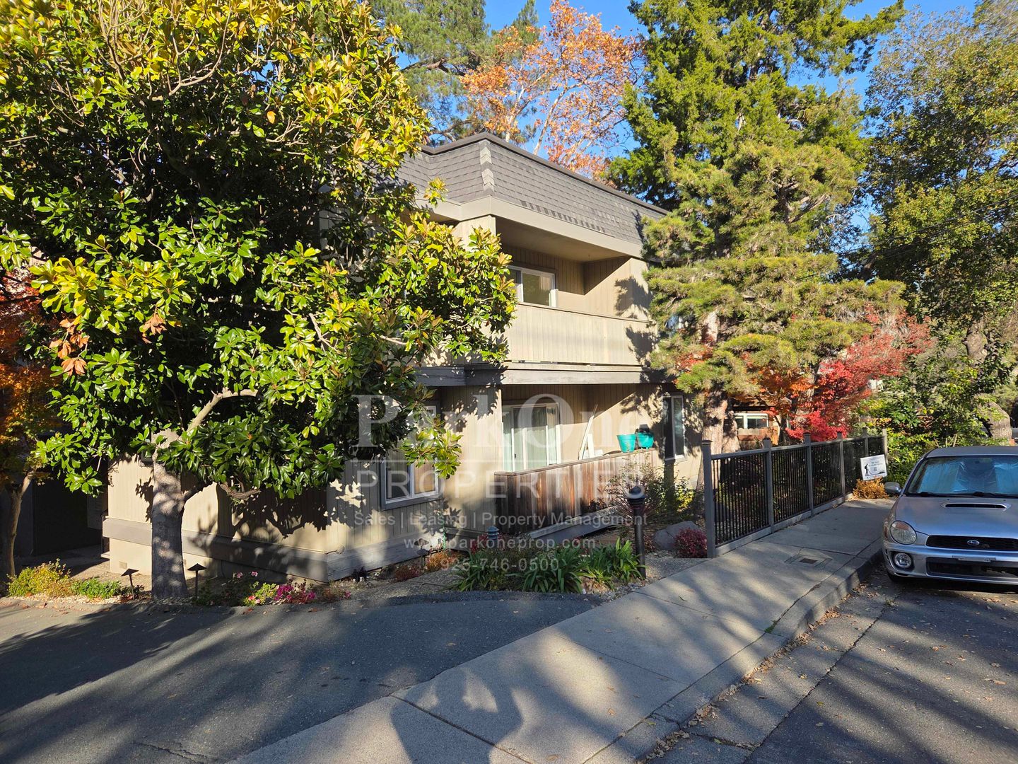 Lafayette Apartment: 3578 & 3580 Brook St