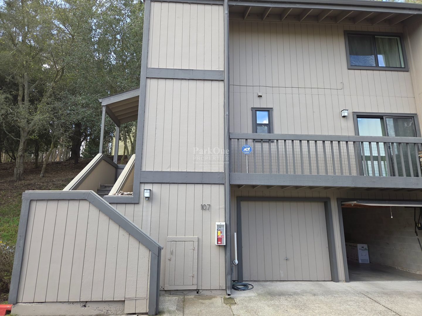 El Cerrito Townhome: 107 Vista Heights Rd