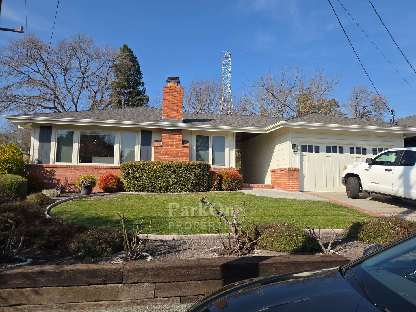 Lafayette House: 2812 Kinney Dr