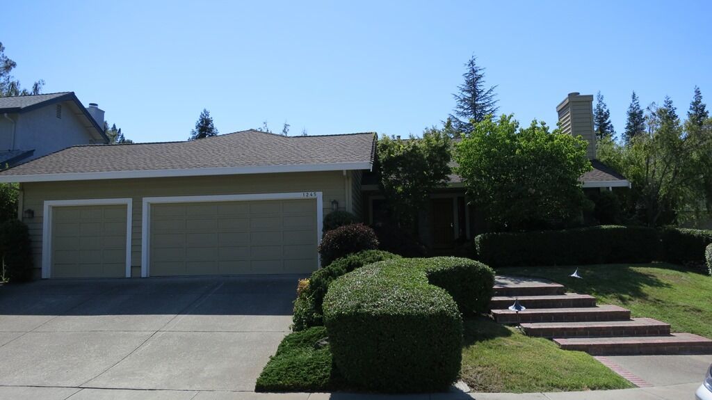 Walnut Creek House: 1245 Crown Ct