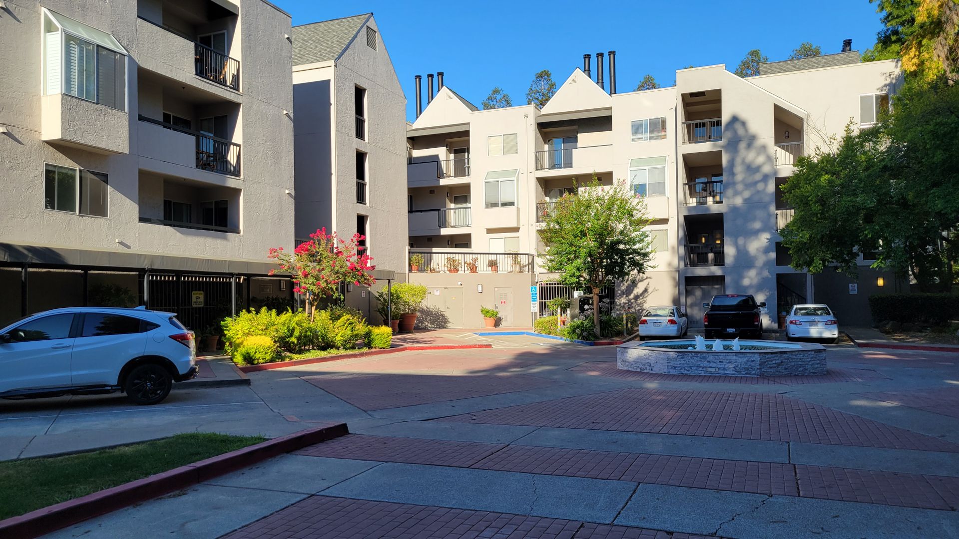 Walnut Creek Condo: 3183 Wayside Plaza # 216