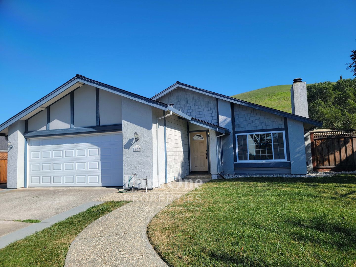 Benicia House: 927 Palace Ct