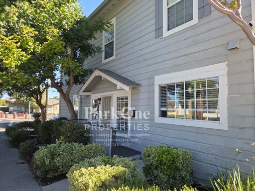 Cute 2 Bed 1 Bath Apartment with a Cozy Front Porch