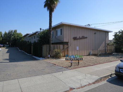Coming Soon: Comfortable 2 bedroom townhome style apartment – photo 1