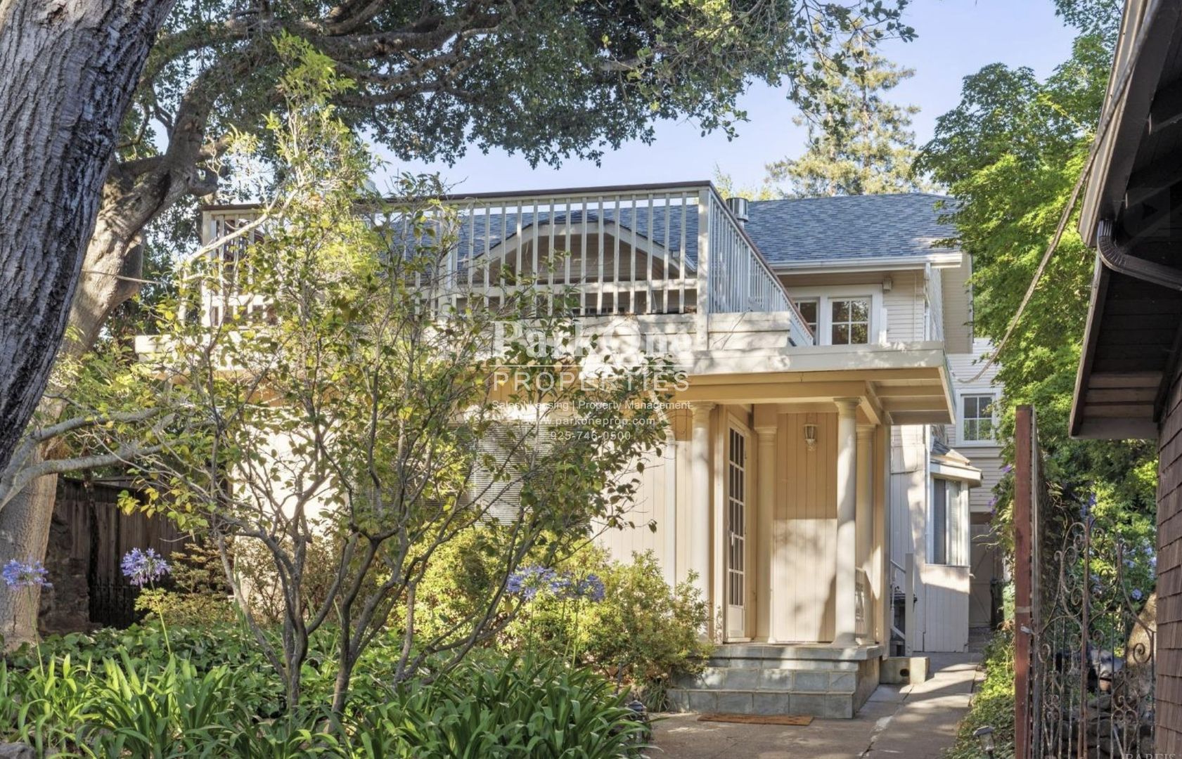 Mill Valley Apartment: 23 Sycamore Avenue