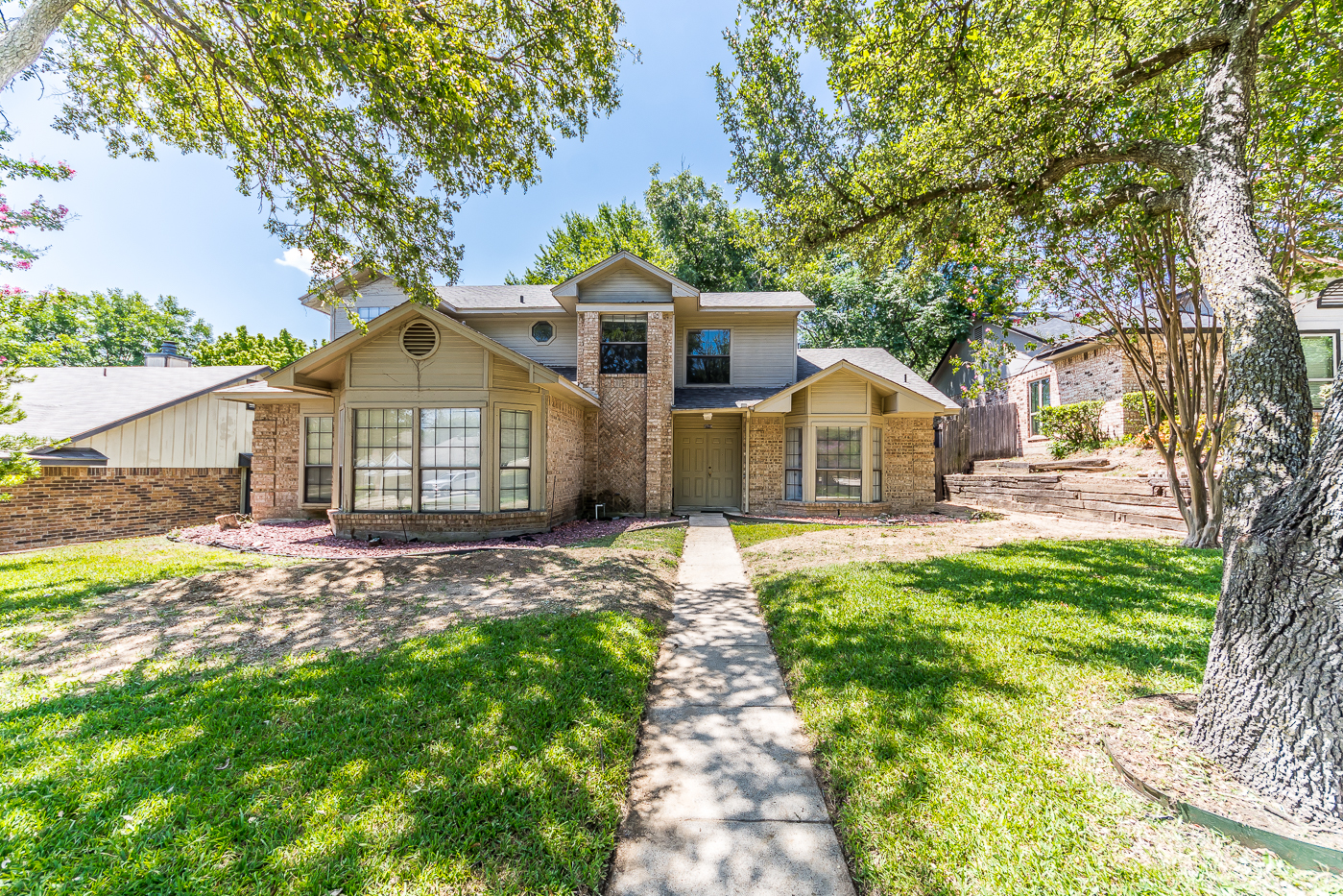 Garland House: 2710 Francisco Drive