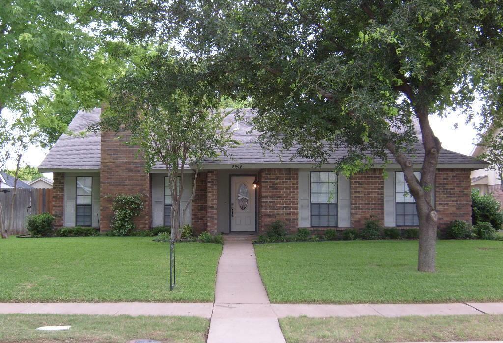 Plano House: 6909 Darton Drive
