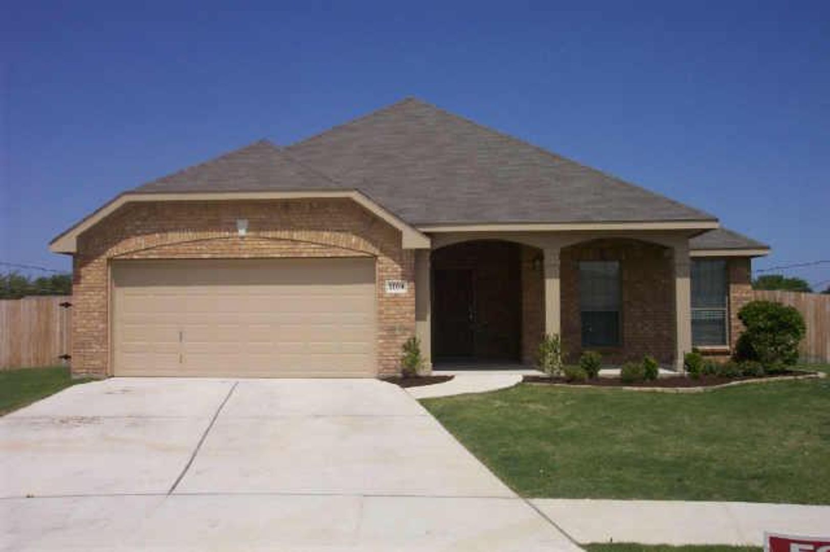 Mansfield House: 1104 Saddle Court