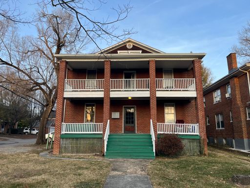Spacious 1 BR in Raleigh Court, Only Pay Electric! – photo 1