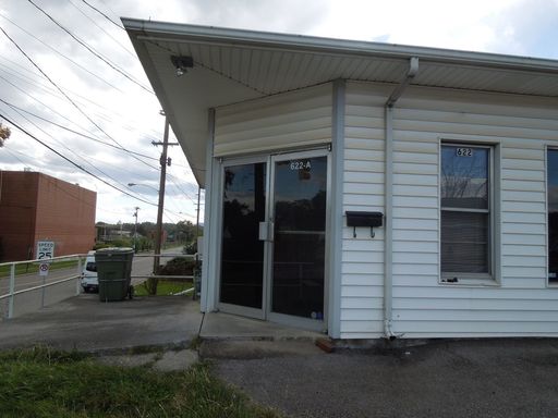 Commercial space in Salem! Perfect for Retail, Office or Gathering center! – photo 1