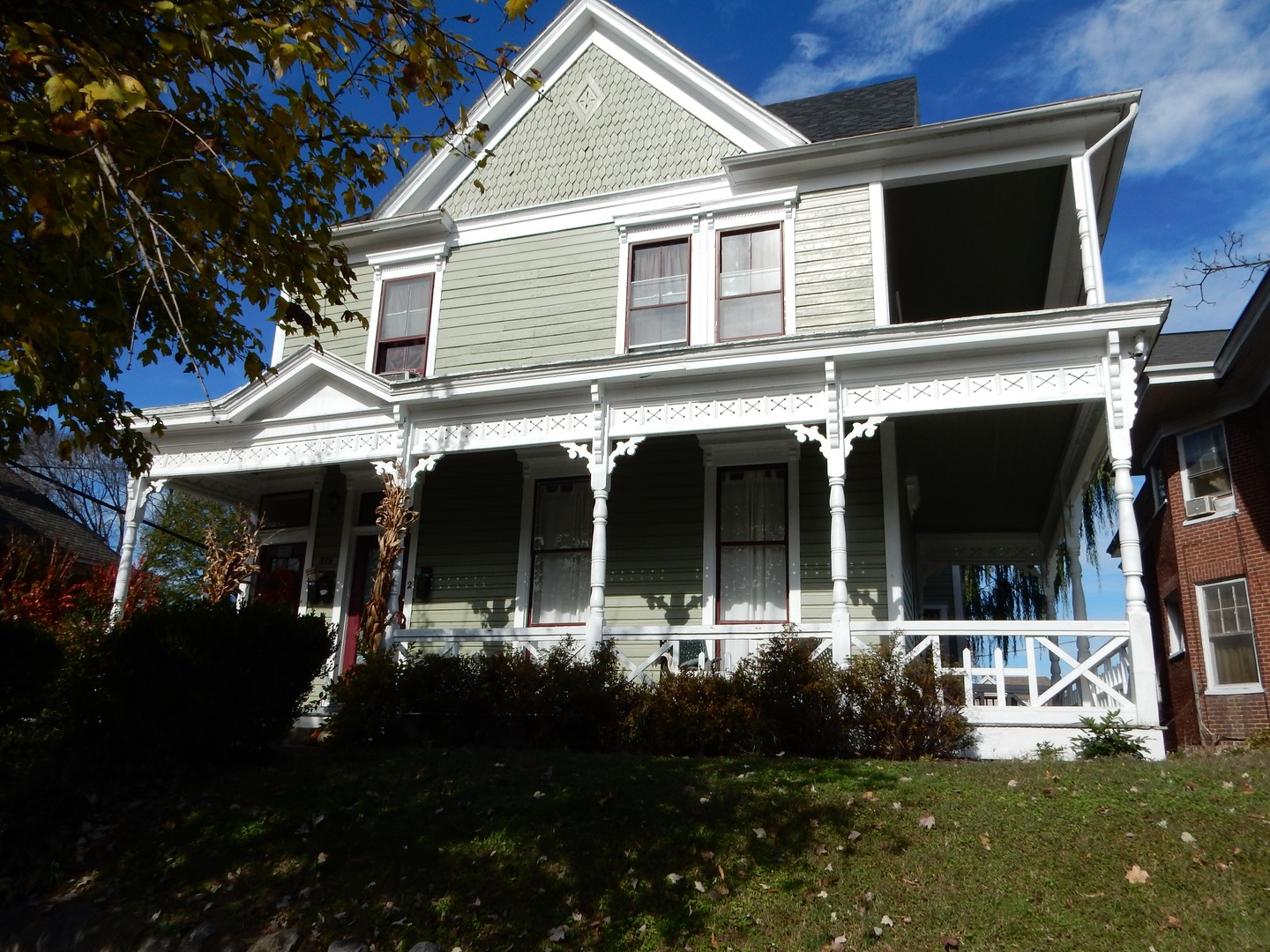 Roanoke Apartment: 379 Walnut Ave SW