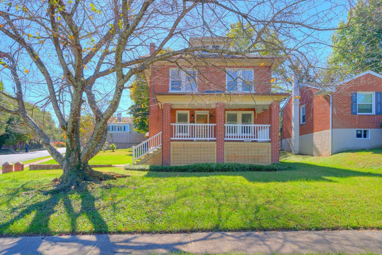 Roanoke House: 2502 Alberta Ave SW