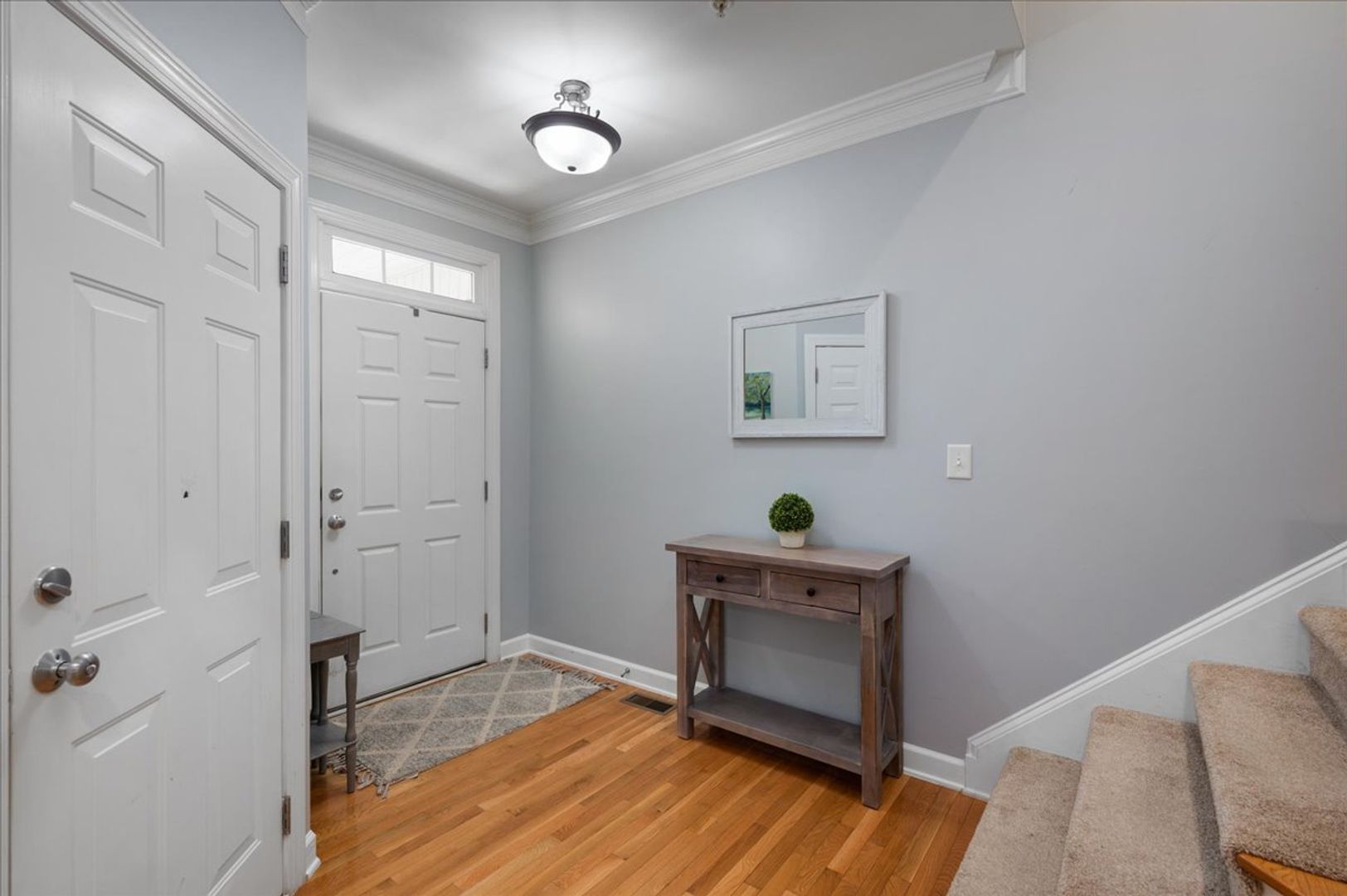 Chapel Hill House: 221 Towne Ridge Lane
