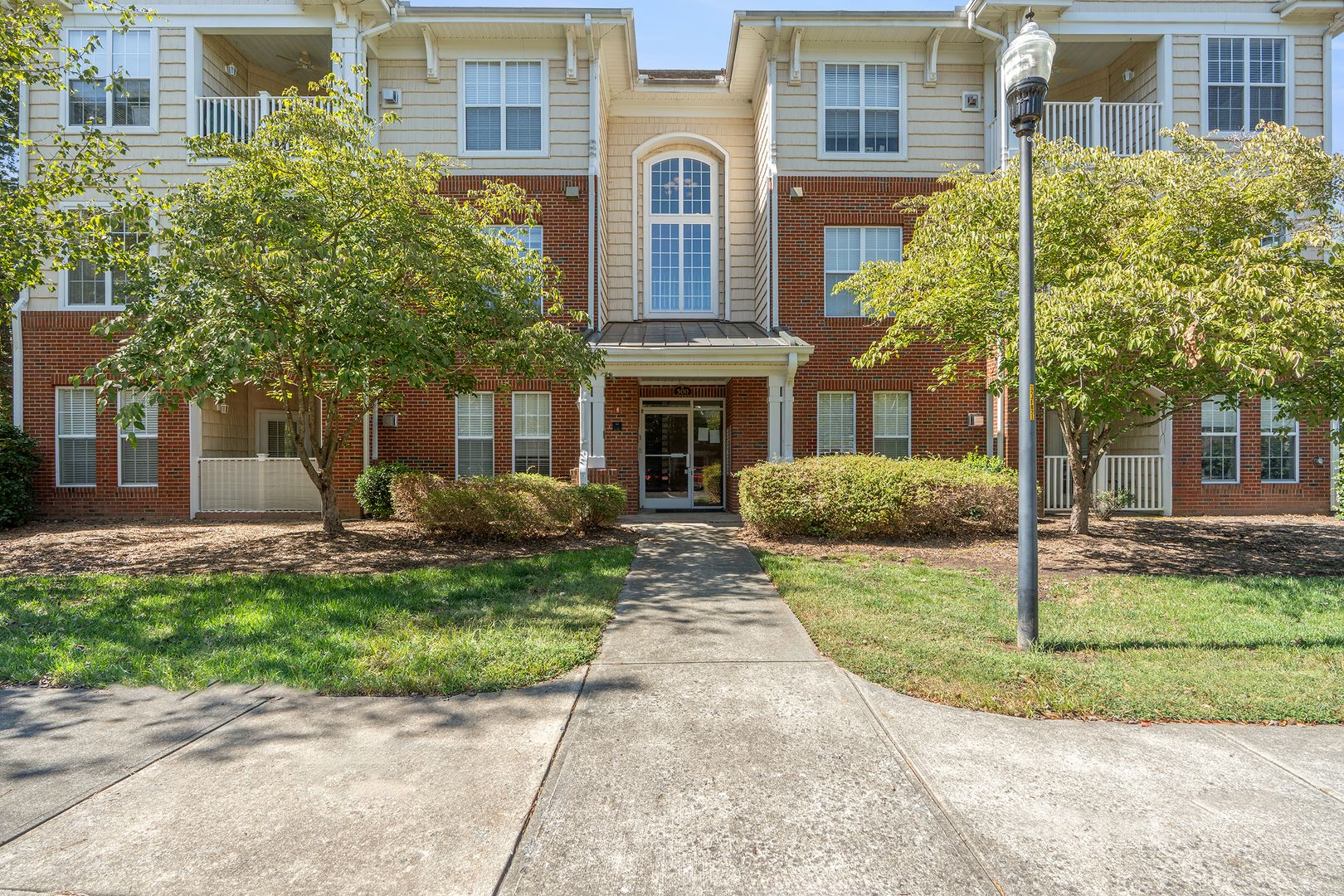 Chapel Hill Condo: 511 Ives Ct