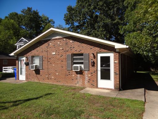 Chapel Hill/Carrboro one level located off Rosemary – photo 1