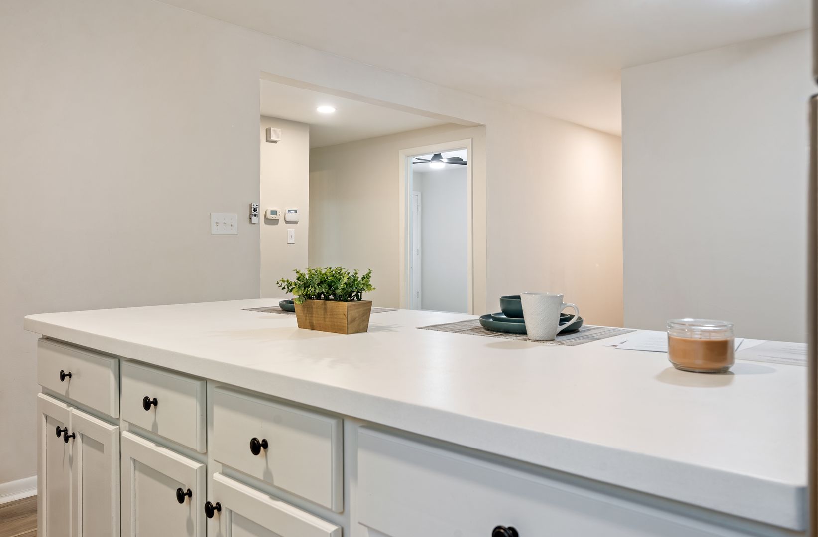 201 Howell Street 7 of 12