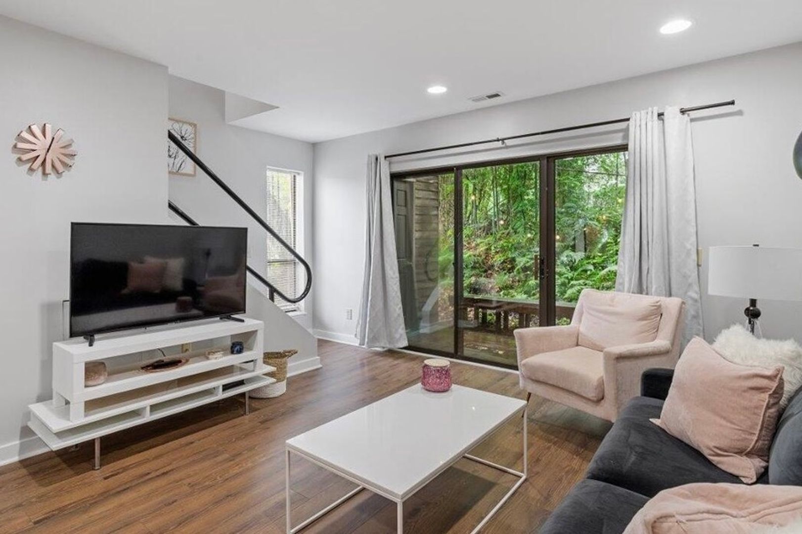 Chapel Hill House: 130 E Longview Street