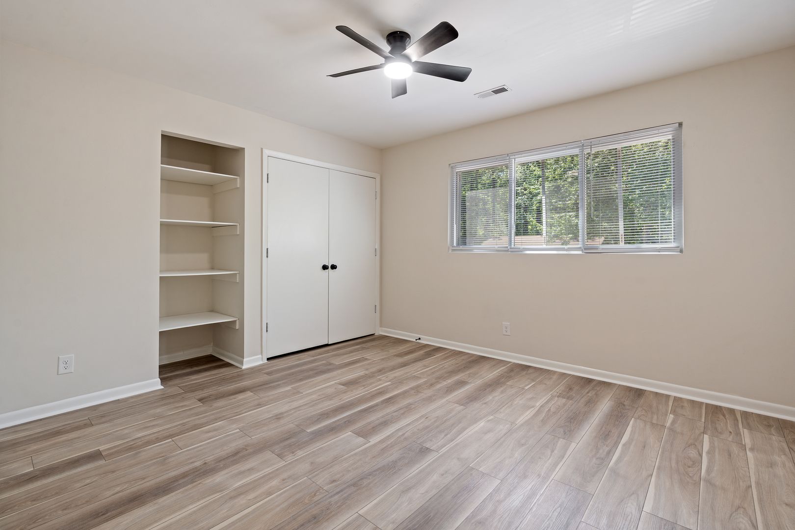 201 Howell Street 10 of 12