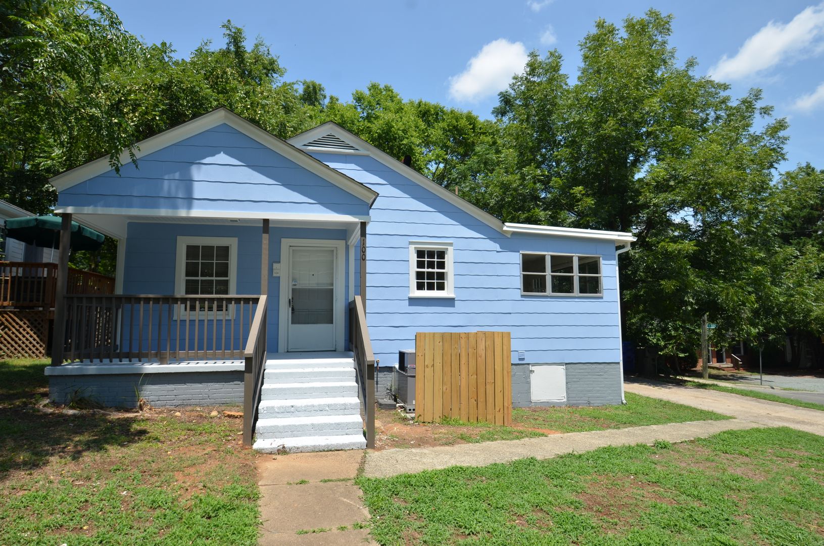 Chapel Hill House: 100 Caldwell