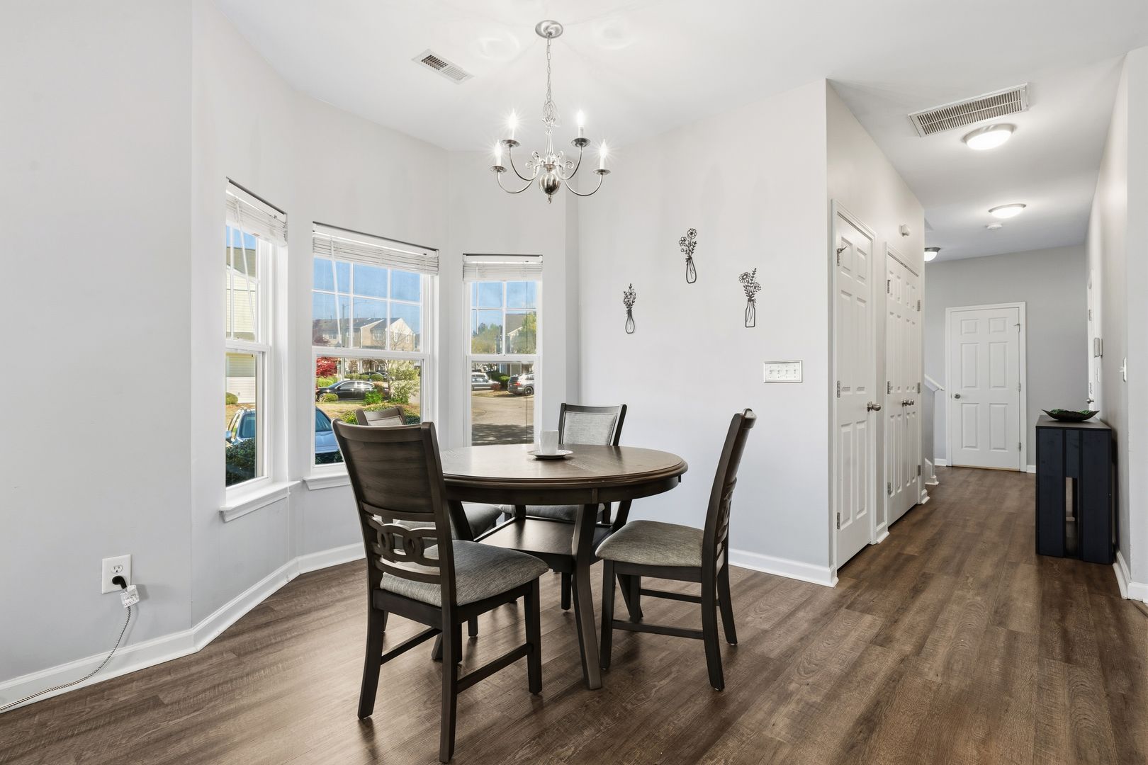 1326 Stone Manor 4 of 12