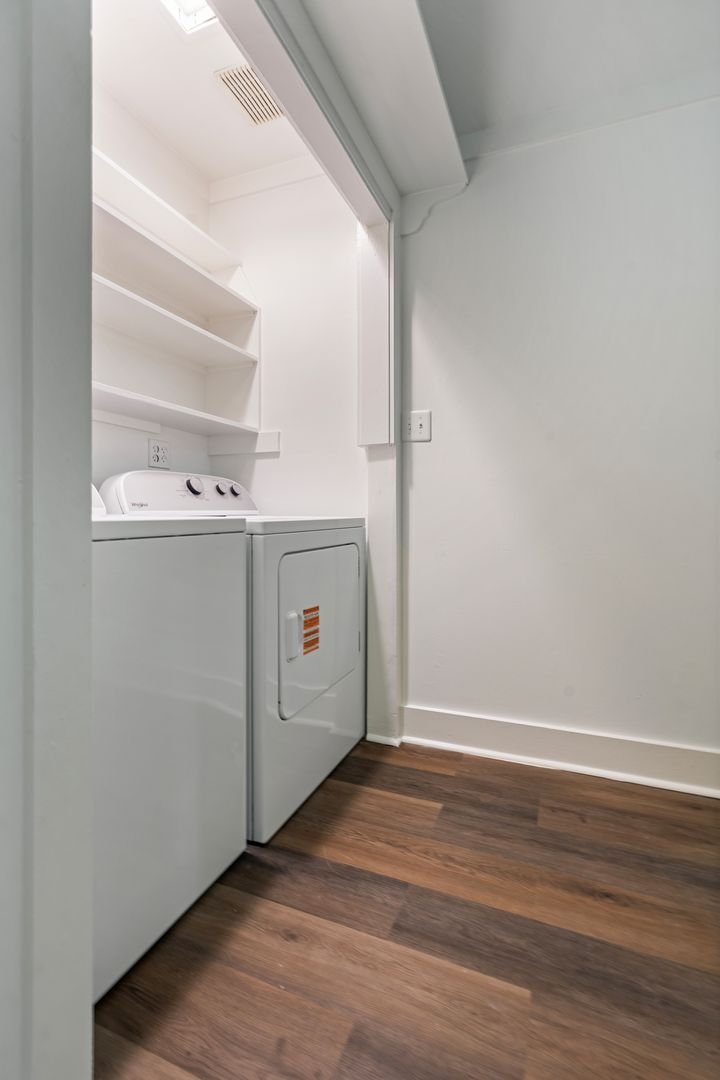 Laundry room at 1209 Roosevelt