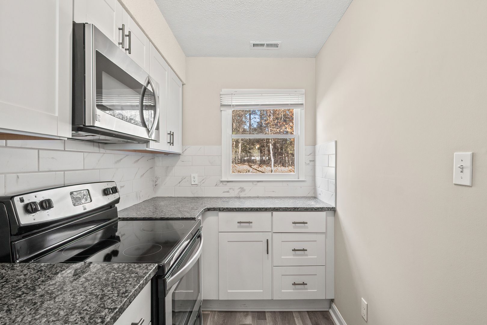 1507 Clermont Rd 3 of 12