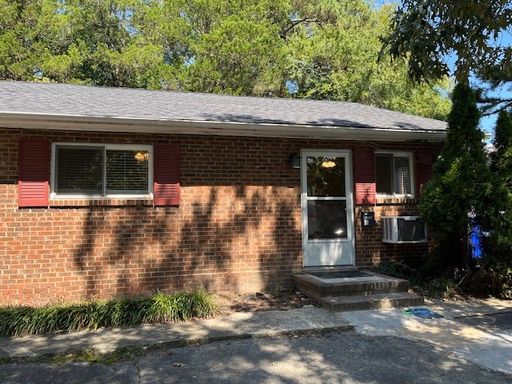 Cozy Carrboro 2 Bedroom with Private Storage & Patio