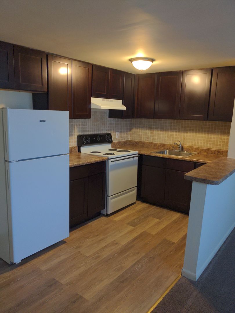 Allentown Apartment: 5300-5321  W. Tilghman Street