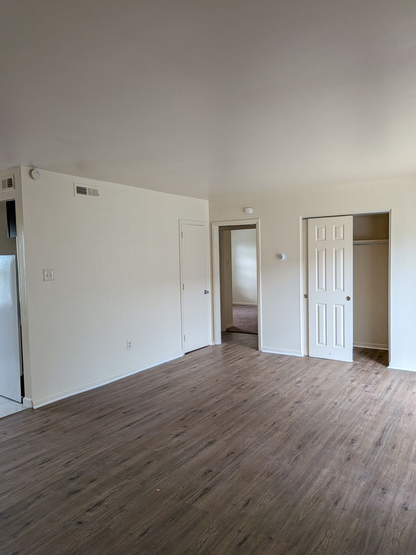 Middletown Apartment: 1001 N. Spring Street