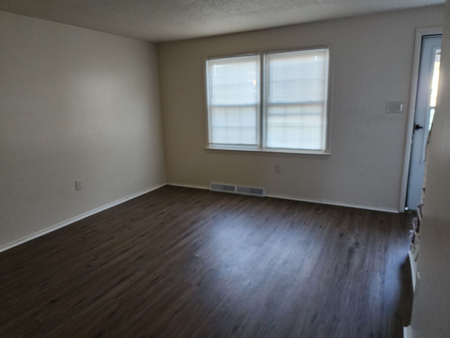 Hanover Apartment: 807 West Alvin St