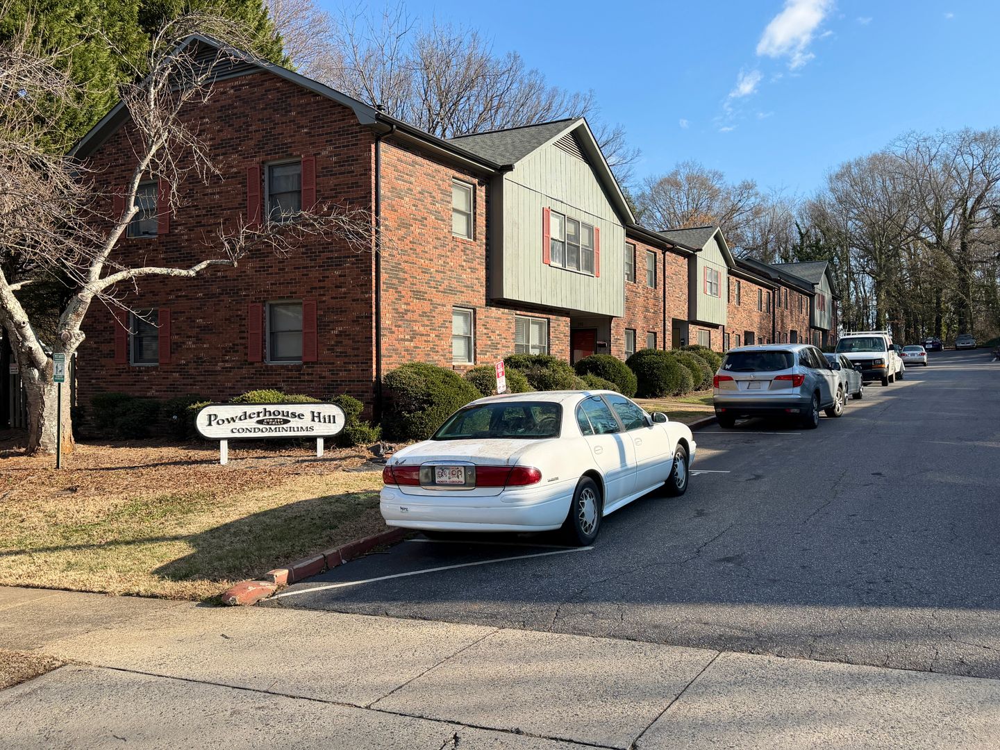 Statesville Apartment: 286 N Kelly St