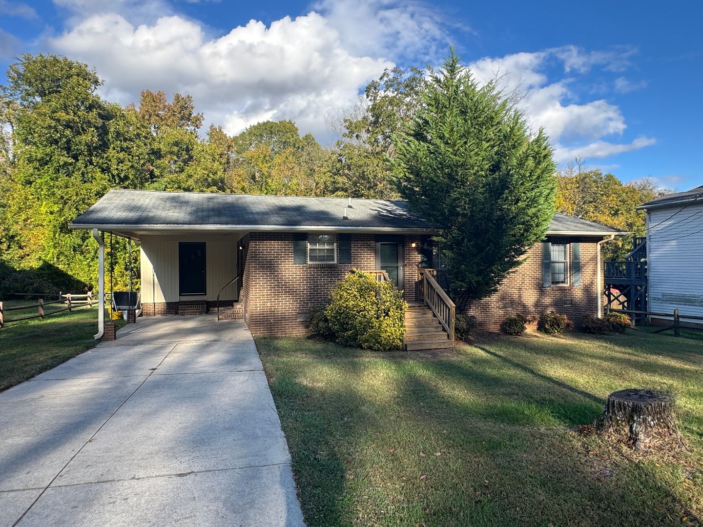 Statesville House: 614 Poplar St