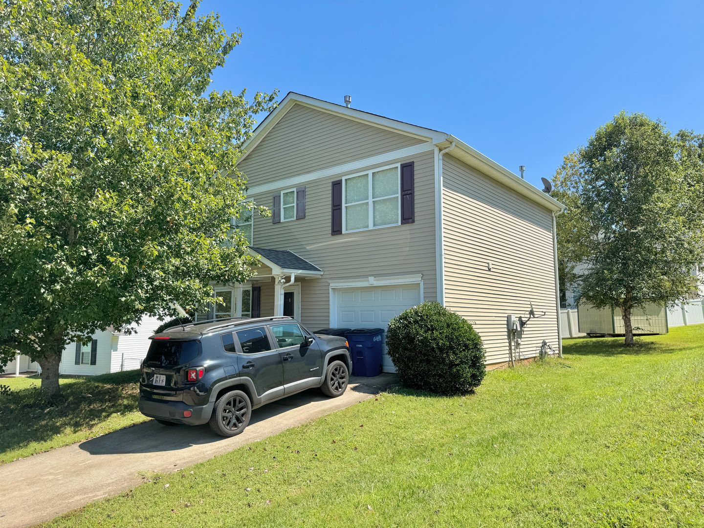 Statesville House: 1685 Brookgreen Avenue