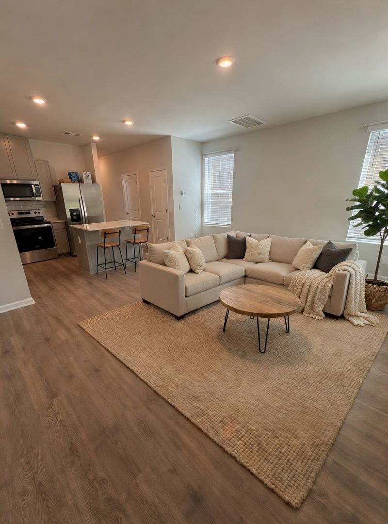 Columbia House: 1406 Walker Way