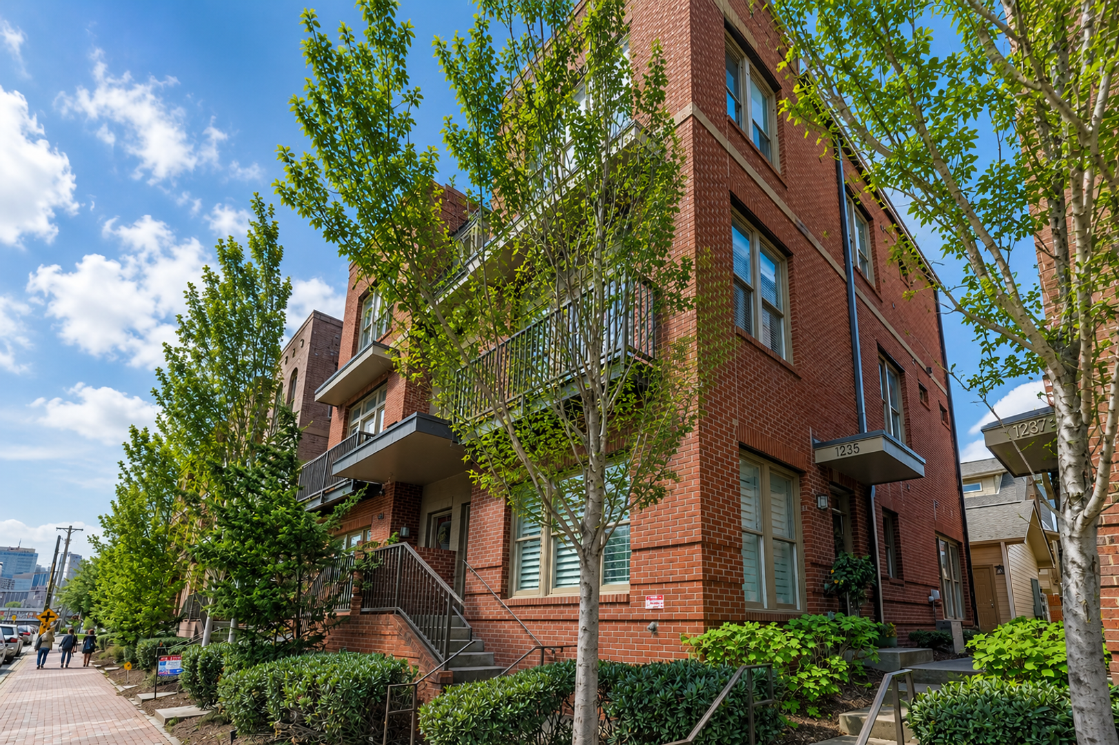 Nashville House: 1233 4th Ave