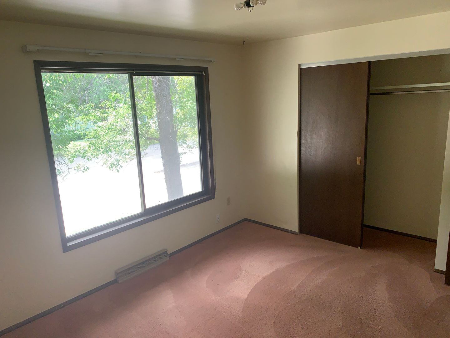 Columbus Apartment: 206 2nd St