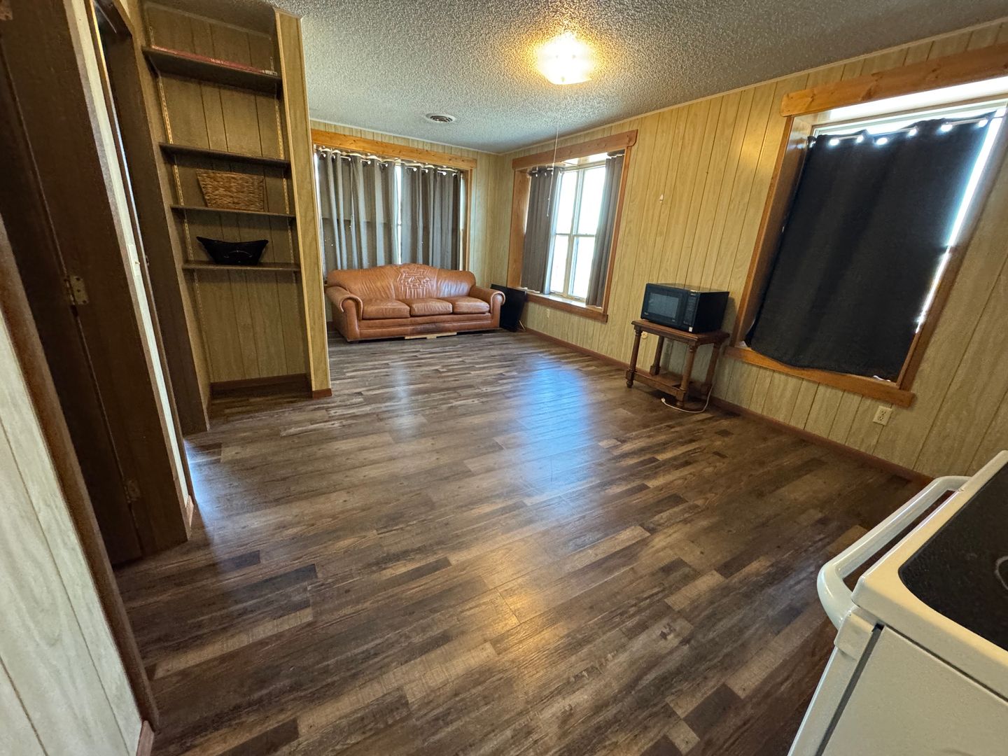 Columbus Apartment: 400 E Pike Ave