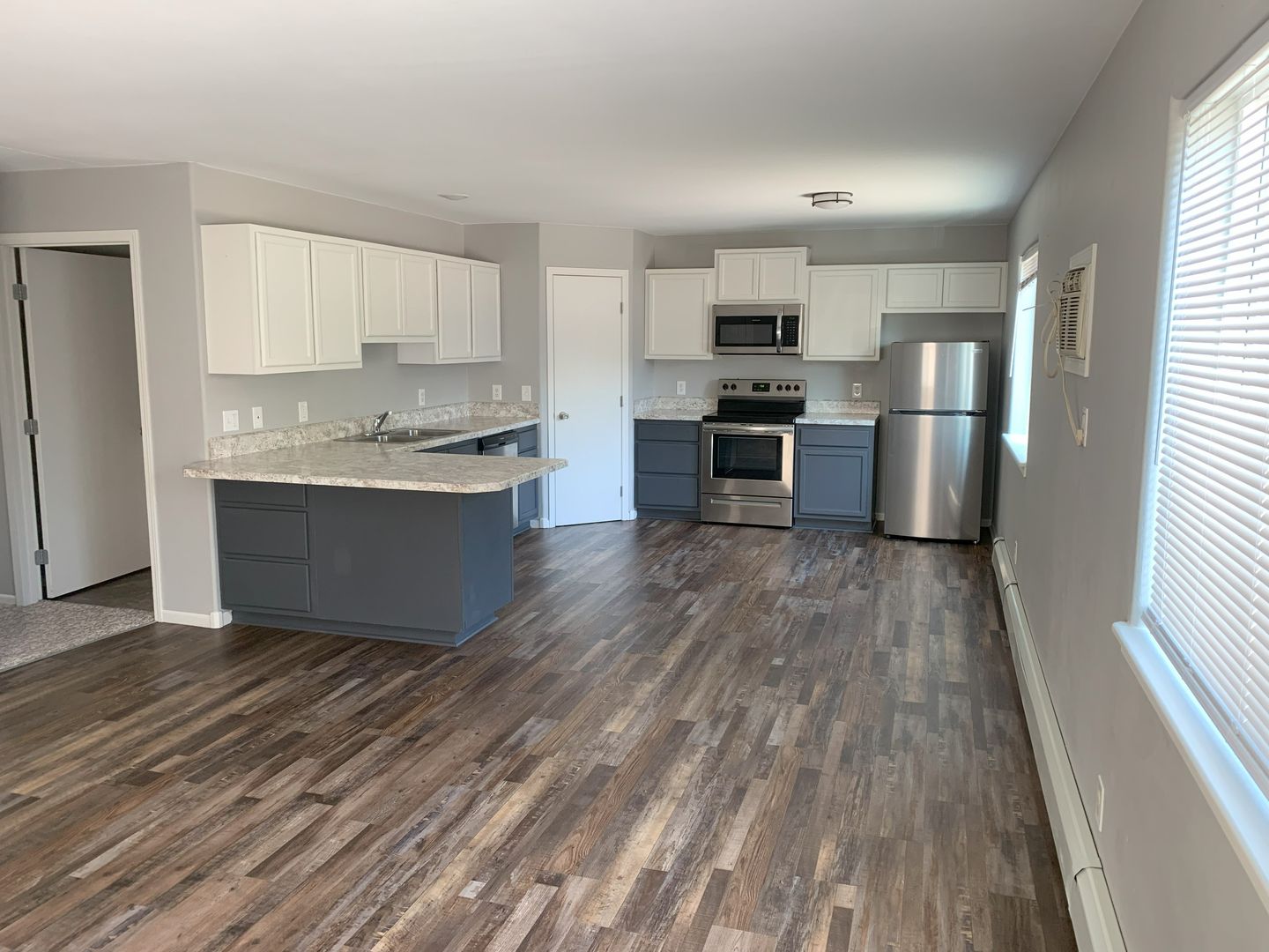 Columbus Apartment: 200 E Pike Ave