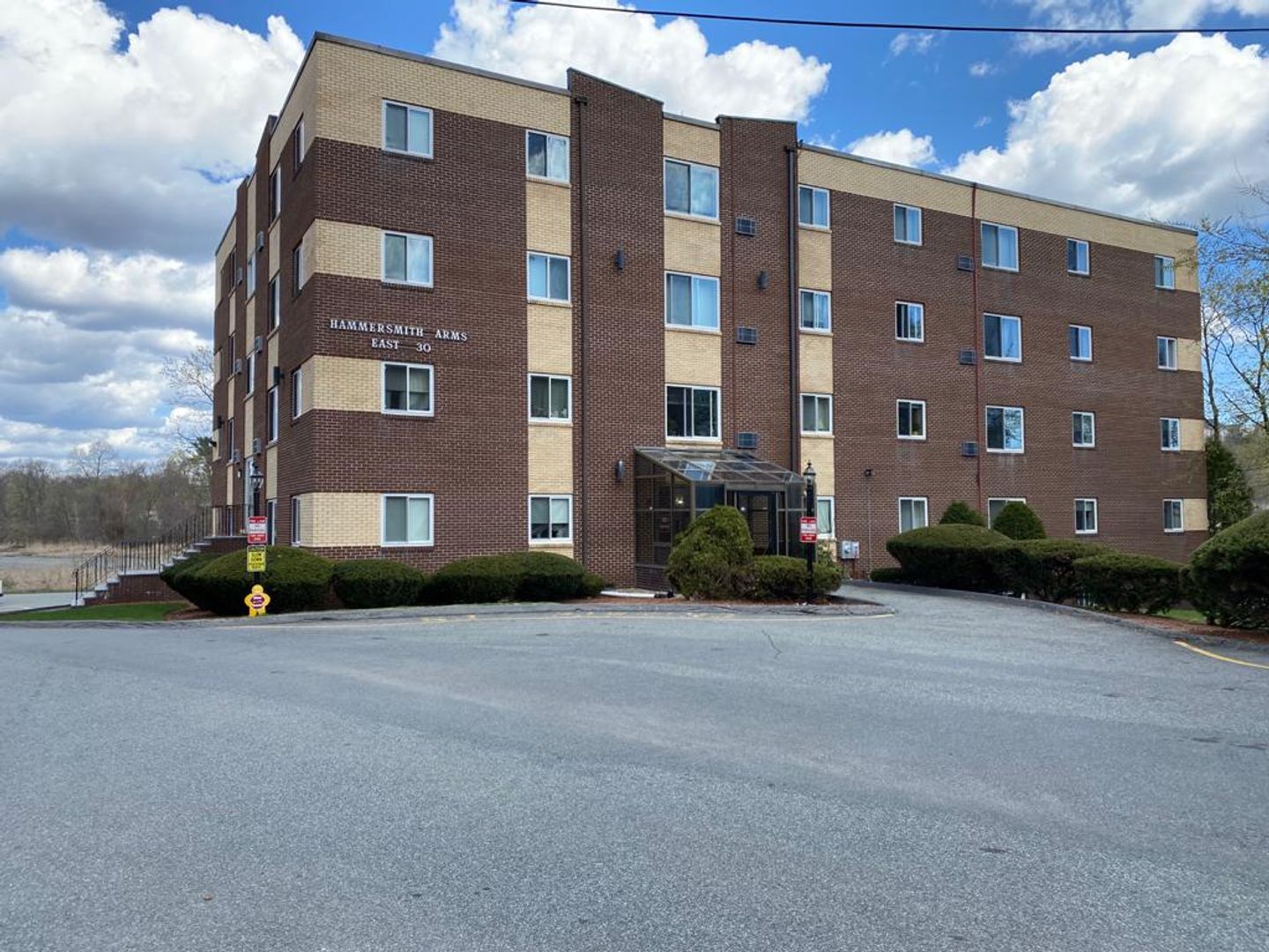 Saugus Apartment: 20 Main St