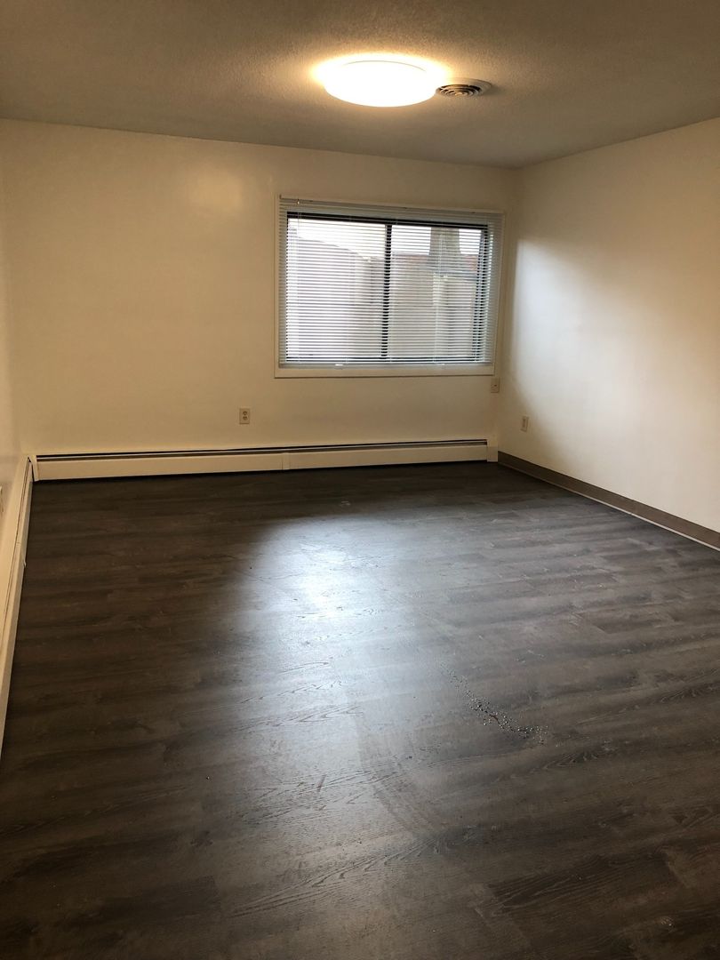 Saugus Apartment: 20 Main St