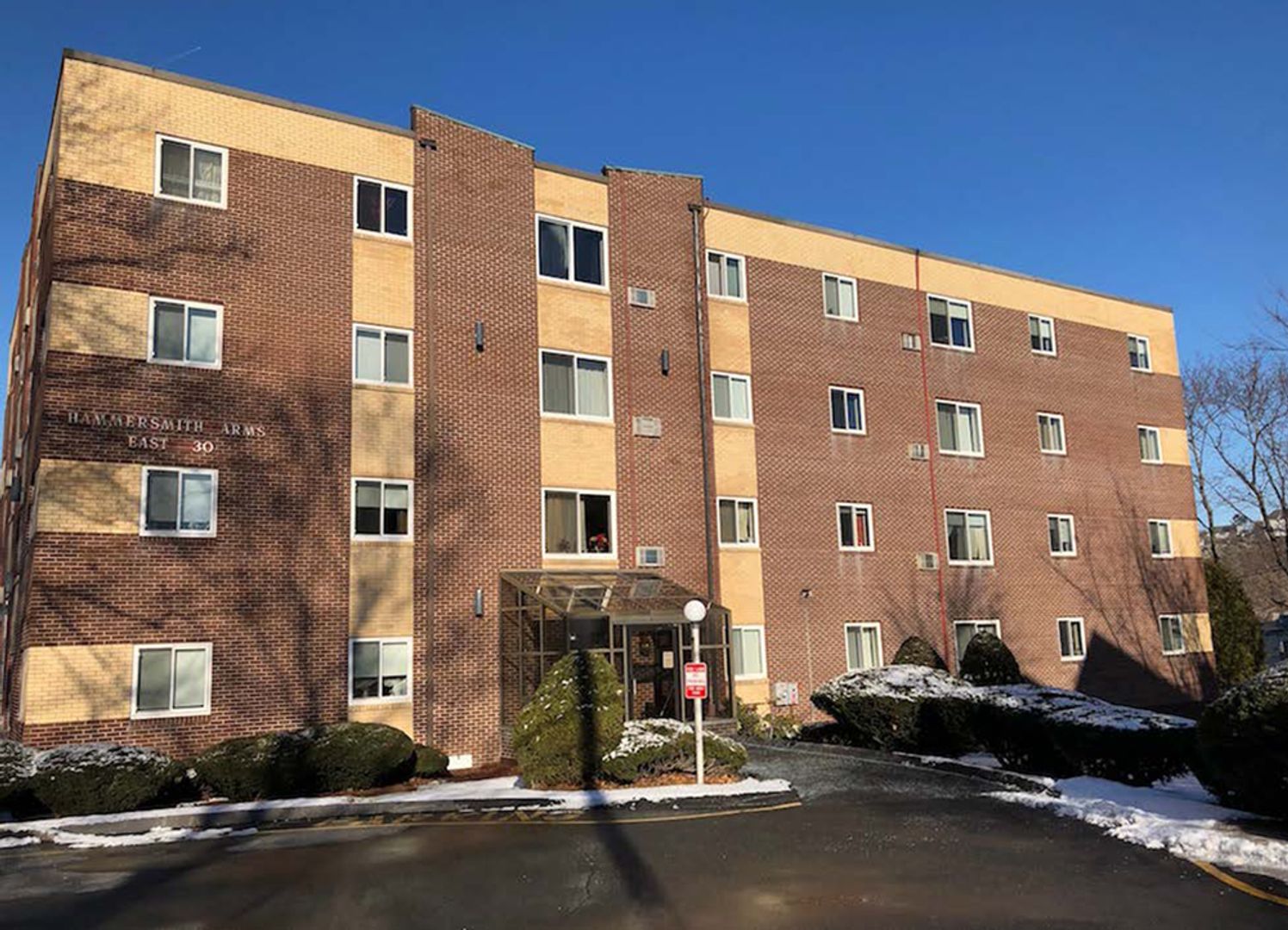 Saugus Apartment: 20 Main St