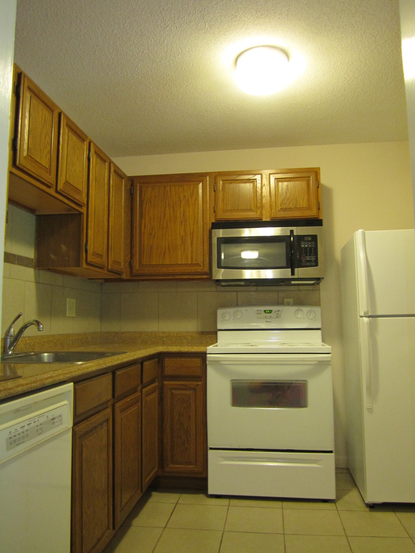 Lawrence Apartment: 901-909 Avalon Road