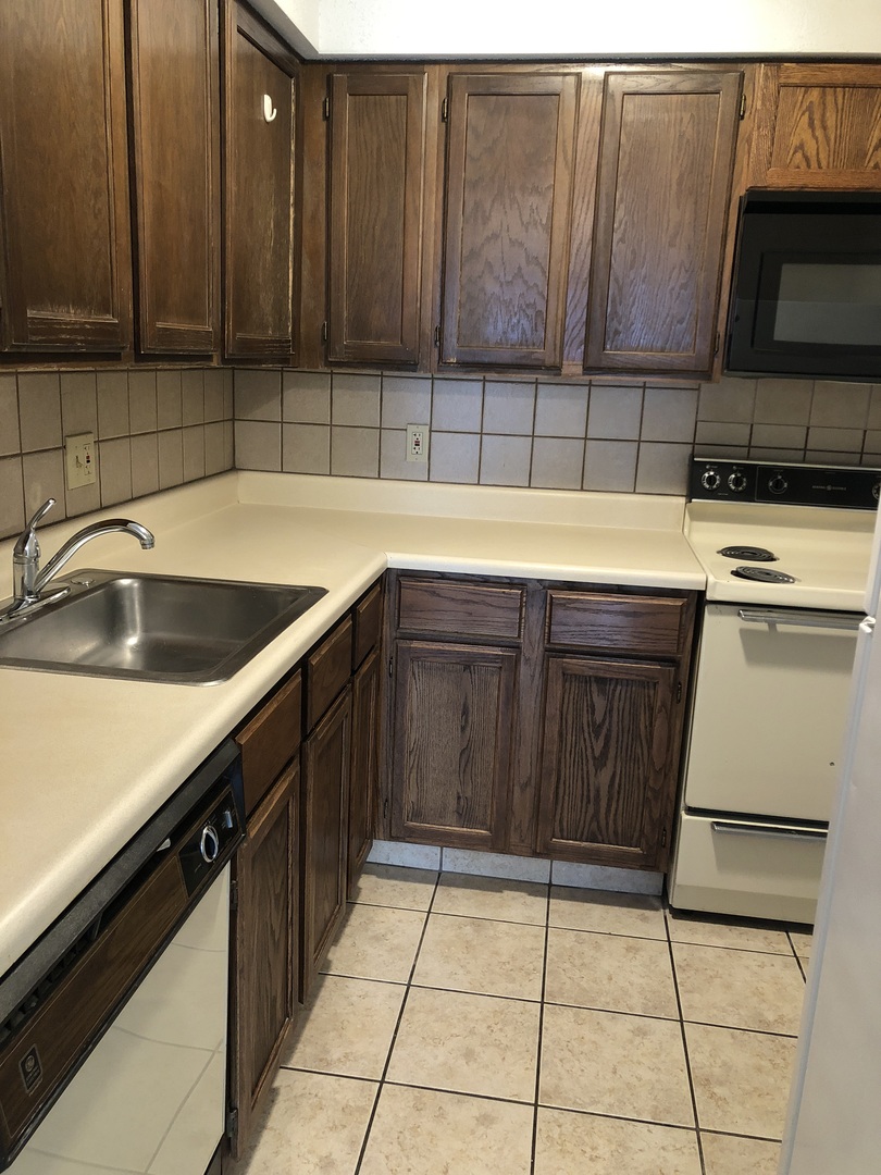 Lawrence Apartment: 1136 Louisiana Street