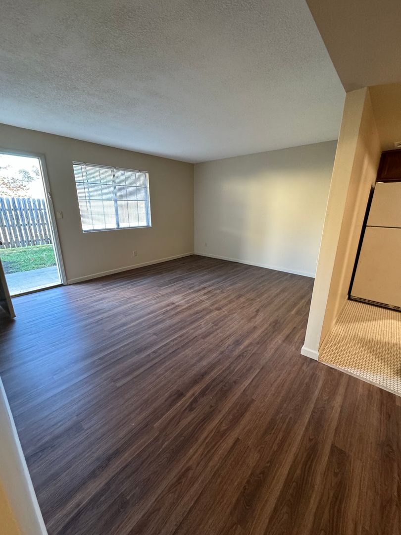 Lawrence Apartment: 2408 Alabama Street