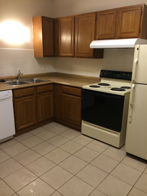 Lawrence Apartment: 2327-2348 Murphy Drive