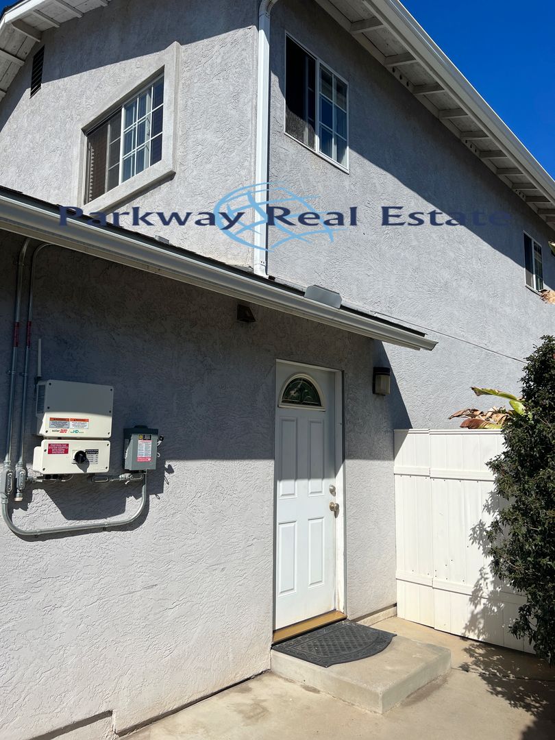 Lakeside Apartment: 8547 Wintergardens Blvd.