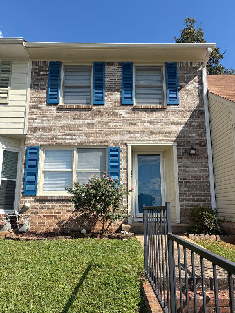Birmingam House: 4708 Cheshire Circle