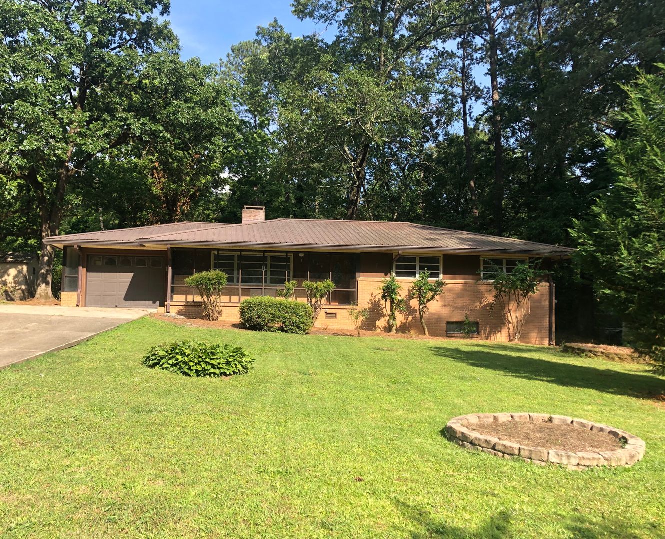 Fultondale House: 729 Park Lane