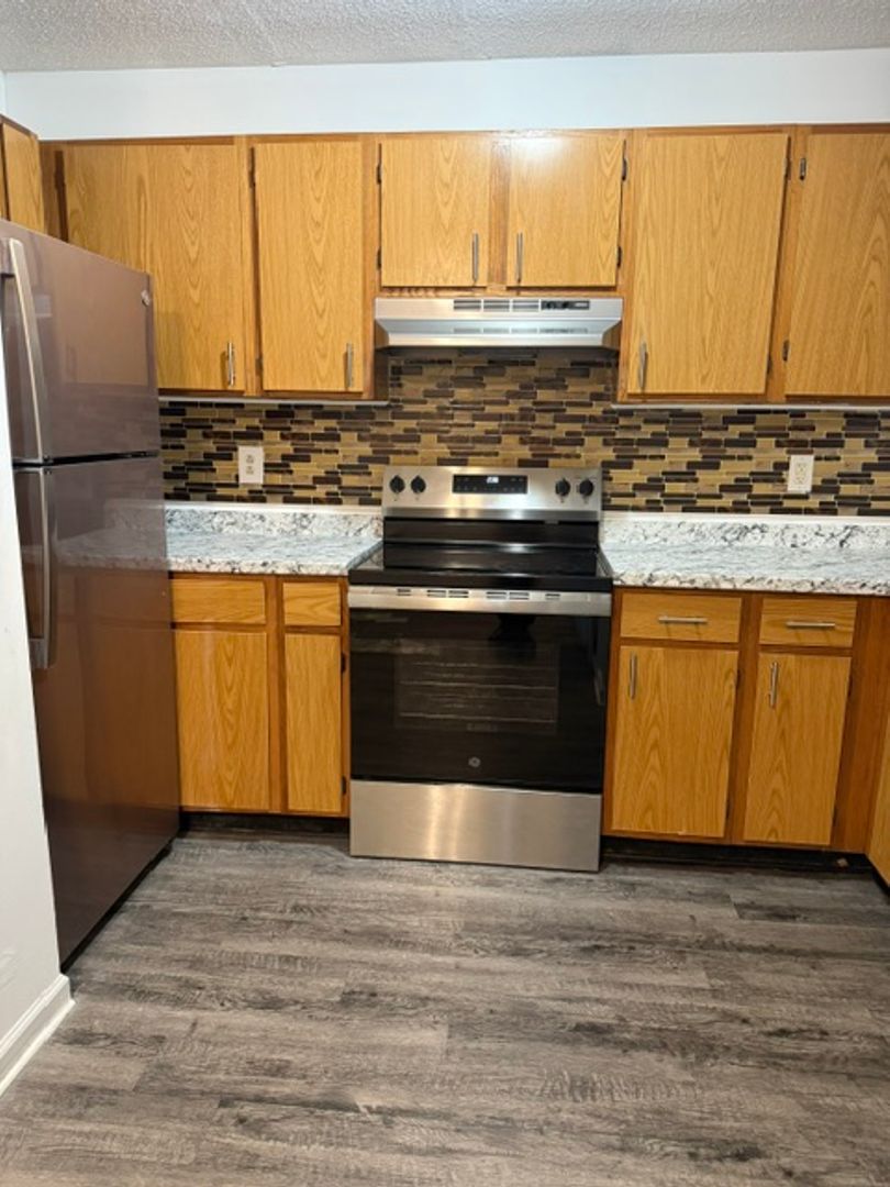 Jacksonville Apartment: 203 Valencia Drive